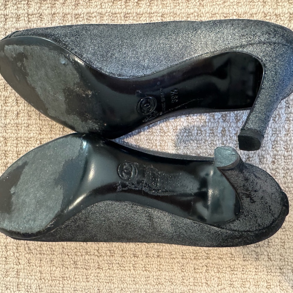 Chanel Women's Black Flats - Picture 4 of 5